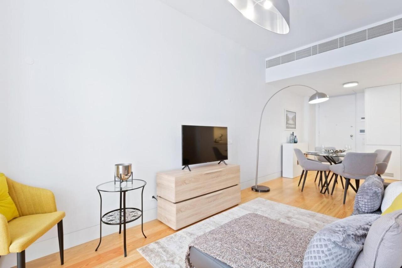 Spacious 1 Bedroom Apartment Near Baixa Lisbon Luaran gambar